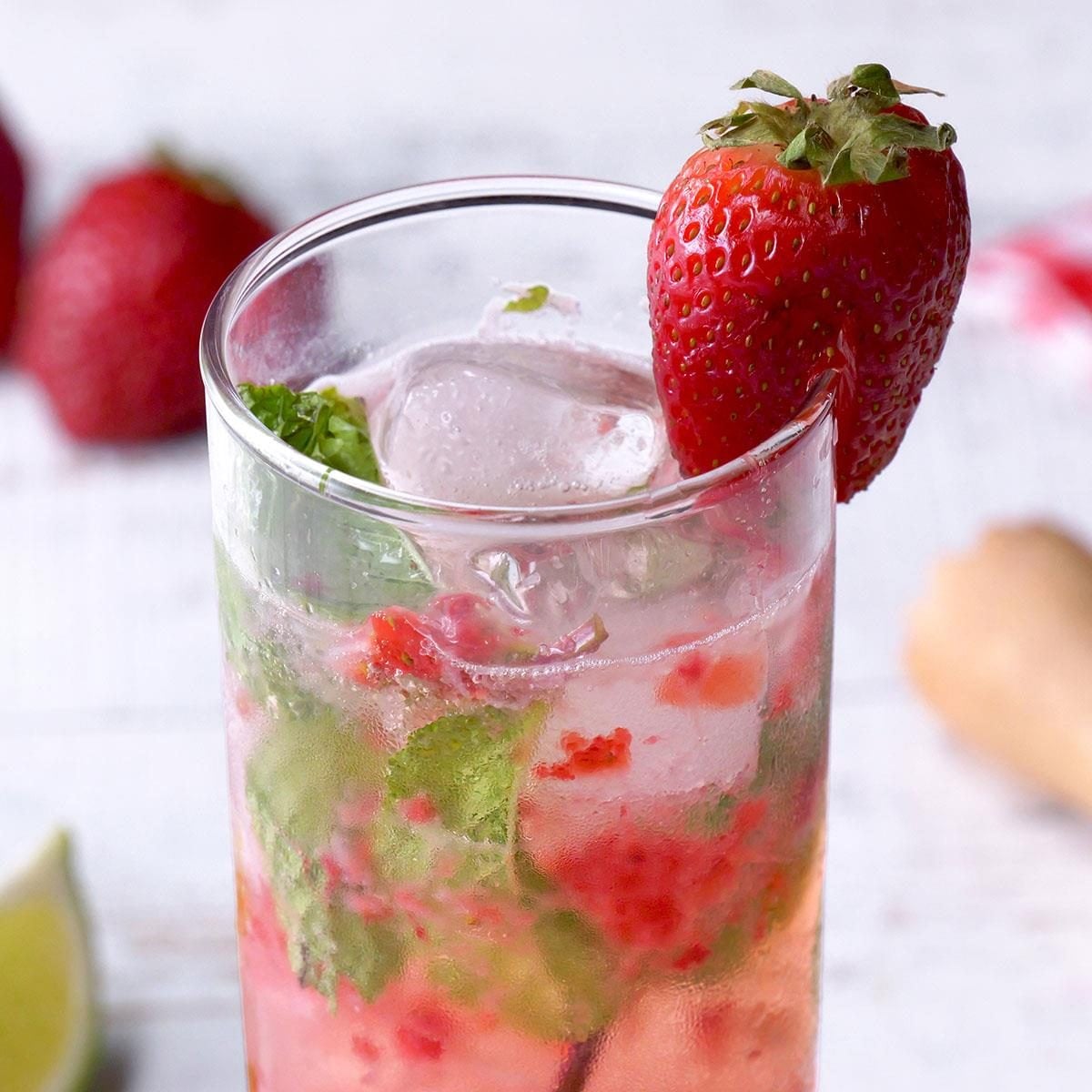 Homemade Strawberry Mojito: Tips for Fresh Mint & Large Batches
